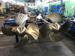 To af Maritime Craft Services SWATH-både drives frem af to gange controllable pitch propeller og tailshaft-løsninger, der er specialfremstillet til formålet af danske Hundested Propeller. Foto: Hundested Propeller.