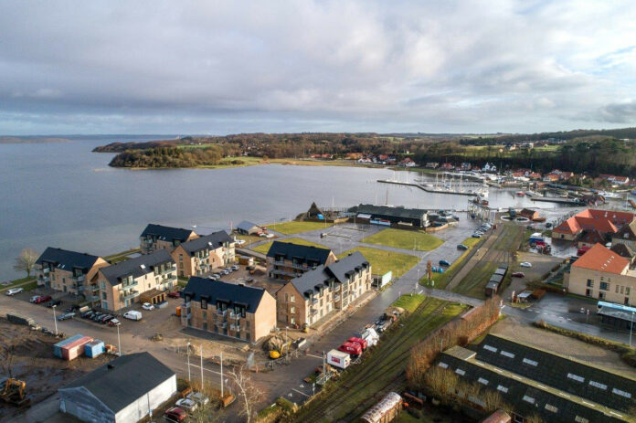 Himmerland Boligforening står bag 30 nye, almene boliger på havnen i Mariager. Foto: PR.