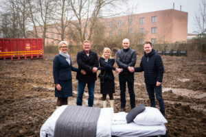 Fra venstre: Lone Palm, konferencechef på Odense Congress Center – Jens Nissen, direktør hos NJ Gruppen – Tina Van der Zee, hotelchef på Hotel Odense – Jørn Albertsen, teknisk direktør hos NJ Gruppen – Enrico Augustinus, administrerende direktør i Odense Sport & Event. Foto: PR.