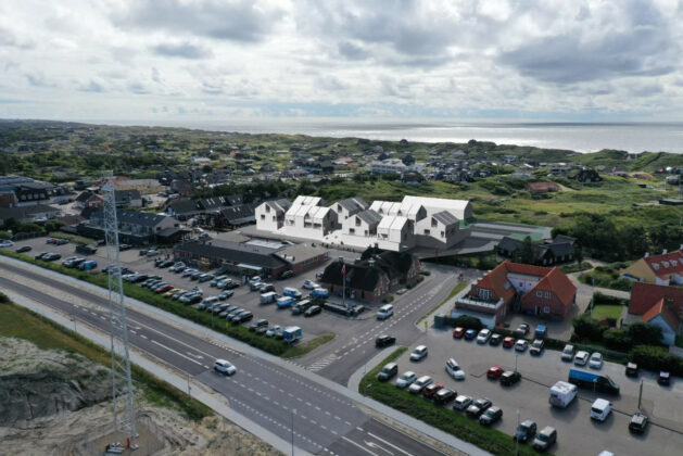 Stort projekt med butikker og ferieboliger på Lodbergsvej i Søndervig. Visualisering fra lokalplanforslaget.