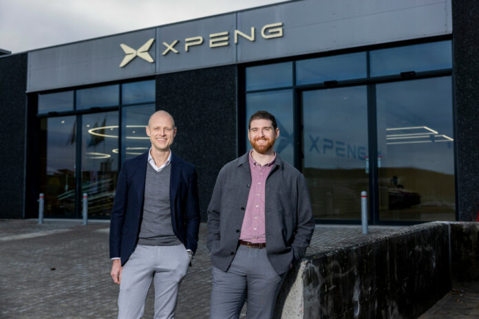 Xpeng får nyt domicil i Hillerød. Jens Olsen, direktør for Xpeng (til venstre) og Joachim Vishart Hummel-Gryholm, Head of Marketing hos Xpeng. Foto: EDC Erhverv Poul Erik Bech.