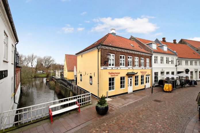 Kinesisk restaurant i Ribe til salg. Peking House lå tidligere i ejendommen. Foto: Ribe Mæglerne.