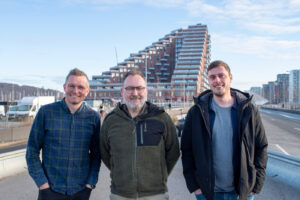 Landinspektør og markedskoordinator til Mølbak Landinspektører i Aarhus, Rune Andersen og landinspektørerne Torben Grundfør Richter og Emil Lundum Kappen. Foto: PR.