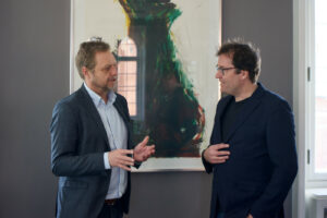 Administrerende direktør i AP Ejendomme Peter Olsson (til venstre) og Michael Kruse, partner og arkitekt hos C.F. Møller Architects. Foto: PR.
