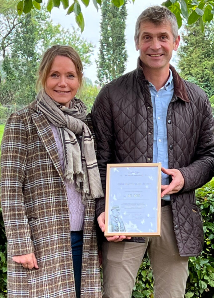 Peter Bjørnshauge Jensen og hans hustru Dorthe er blevet tildelt E.M. Dalgas’ Mindelegat for et omfattende naturprojekt på og omkring gården Grænseminde uden for Vamdrup. Foto: PR.