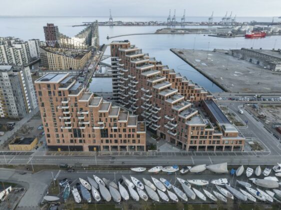 Nicolinehus er udviklet af Bricks og tegnet af Aart Architecs med henblik på at skabe byliv og livskvalitet på Aarhus Ø. Foto: Niels Nygaard.