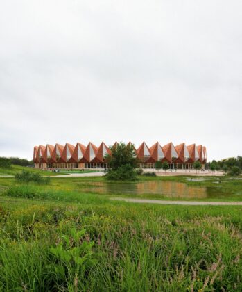 Forslaget til et nyt stadion i Hillerød fra Werk Arkitekter, Werner Sobek og Viatrafik. Visualisering: MIR.