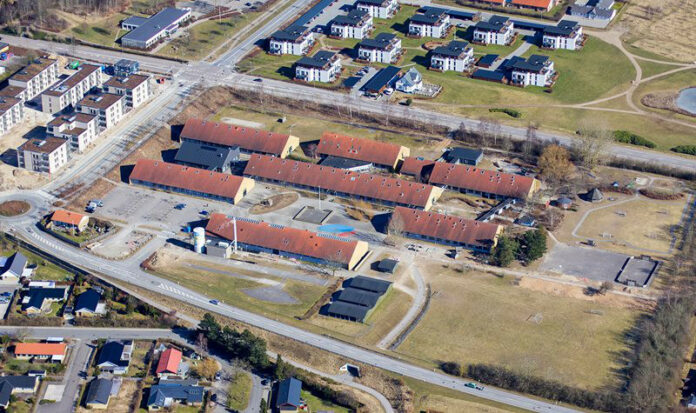 På den tidligere Toftehøjskolens grund i Ølstykke bygger Dansk Boligbyg i totalentreprise et nyt bofællesskab for Plushusene ved M+ Invest og NREP. Foto: PR.