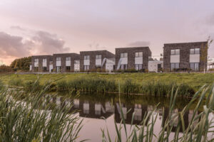 City Apartments står bag et nyt boligprojekt Vinge i Frederikssund. EDC Erhverv Poul Erik Bech har solgt grunden for Frederikssund Kommune.