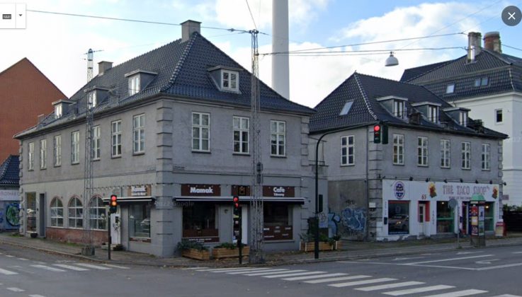 Quadrata Ejendomsinvest vil rive to bevaringsværdige bygninger på hjørnet af Nordre Fasanvej og Nyelandsvej på Frederiksberg ned og bygge et seniorbofællesskab. Foto: Google Maps.