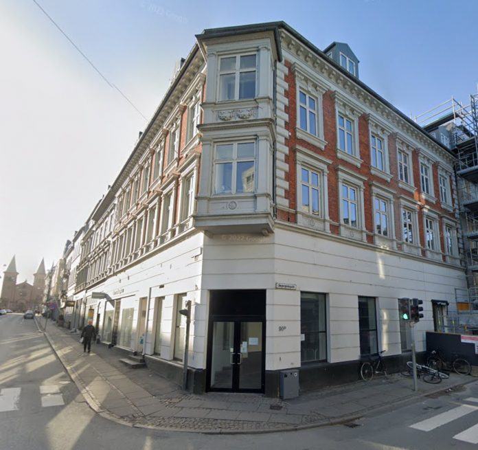 Vinbaren Bouchon åbner på hjørnet af Jægergårdsgade og M.P. Bruuns Gade. Foto: Google Maps.