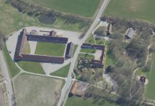 Staten sætter Kalø Jagtslot til salg Kalø Jagtslot og Kalø Hovedgård sættes til salg. Foto: Styrelsen for Dataforsyning og Infrastruktur.