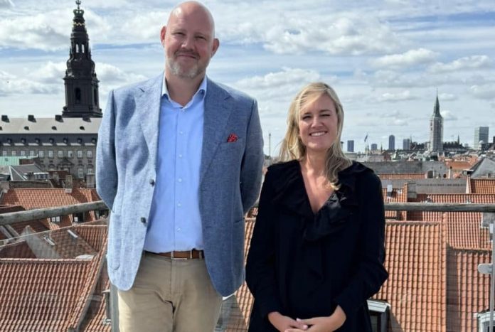 Direktør og partner Kristian Hartmann og erhvervsmægler og associeret partner Mie Hofman fra La Cour & Lykke. Foto: PR.