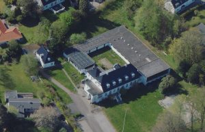 IBI group vil omdanne den tidligere Holte-Hus Efterskole til boliger. Foto: Styrelsen for Dataforsyning og Infrastruktur.