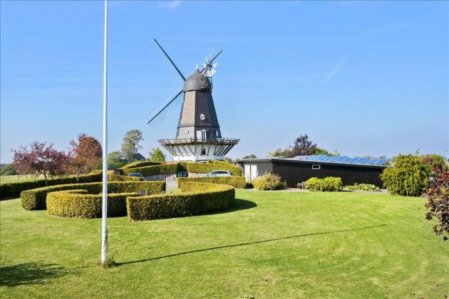 En gammel mølle i Vollerslev mellem Ringsted og Køge er blevet sat til salg. Foto: EDC Selandia Vejgaard & Partnere.