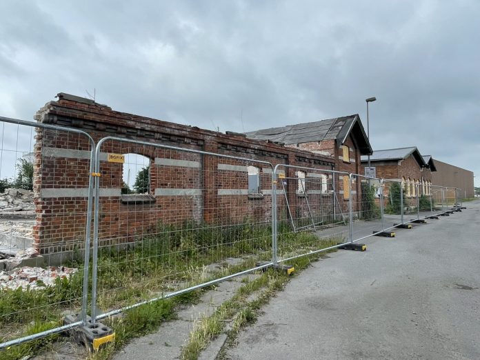 slagteri-nykoebing-falster Et stykke af den bevarede mur fra det gamle slagteri, som bliver en del af indgangen til hele havneområdet. Foto: Guldborgsund Kommune.