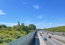 Ny støjskærm påvirker over 700 boliger i Rødovre Støjskærm langs Motorring 3 i Rødovre Kommune. Foto: Vejdirektoratet.