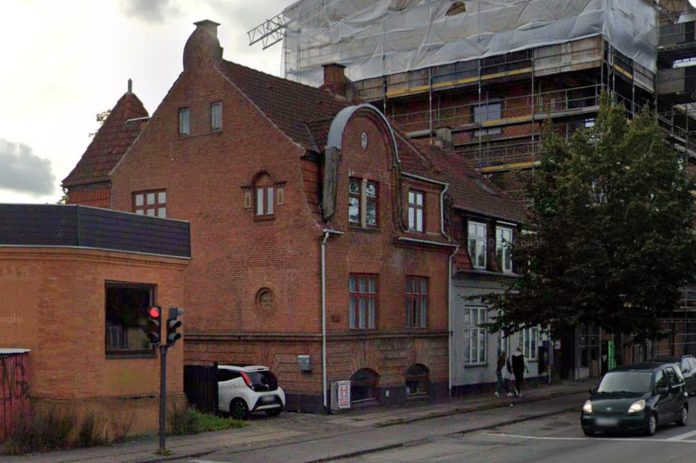 Politikere vil forbyde nedrivning af de bevaringsværdige bygninger på Frederikssundsvej 253 og 255. Foto: Google Maps.