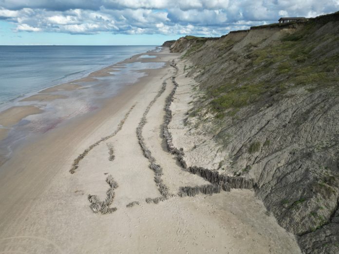 Hvert år spiser havet en god bid af Danmark, og klimaforandringerne med stigende havspejl og højere stormfloder forværrer problemet. Foto: WSP.