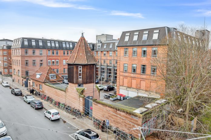 Copi vil omdanne Københavns Professionshøjskole Kronprinsesse Sofies Vej 35 A på Frederiksberg til studieboliger. Foto: Nordicals København.
