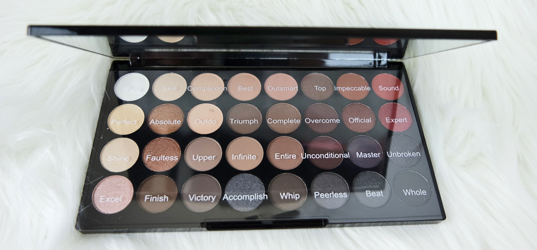 Vackra ögon med Makeup Revolution Eyeshadow Palett Flawless Matte 2