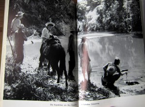 Die Expedition am Rio Euseba in lyrischer Stimmung - Ins Land der Lacandonen - Herbert Rittlinger