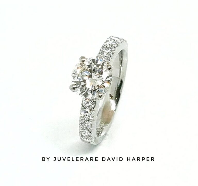 Diamond ring hand made in Platinum by Juvelerare David Harper Stockholm.