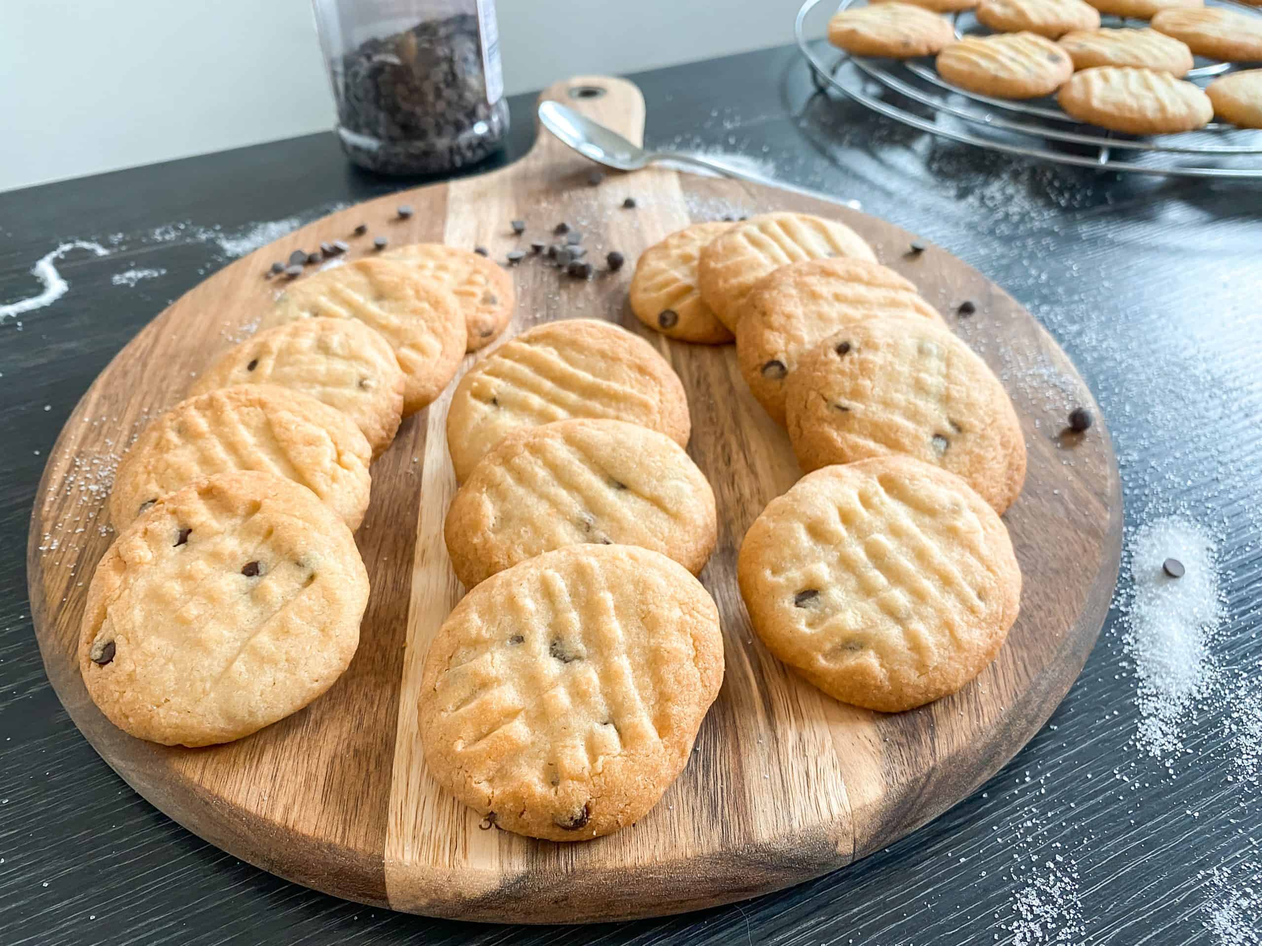 Vanilla Cookies with chocolate chips