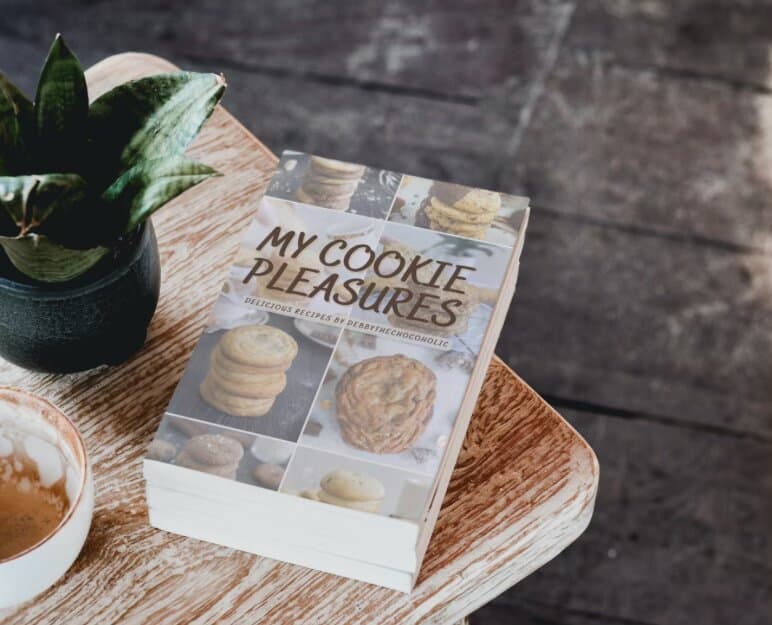 Discover our first Baking E-book: "My Cookie Pleasures" and learn how to bake thé most delicious cookies ever. Gift yourself this easy-to-follow recipe book and treat yourself with homebaked yumminess!   My Cookie Pleasures is a must have for cookie monsters like you and me.