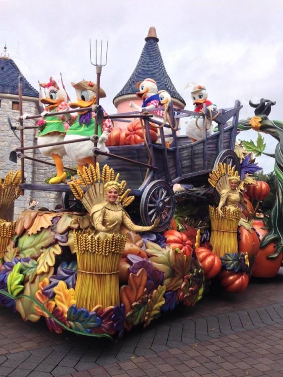 Mickey's Halloween Celebration Parade in Disneyland Paris