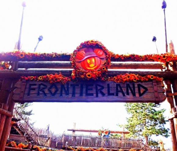 Frontierland is Ready for Halloween 2013 in Disneyland Paris