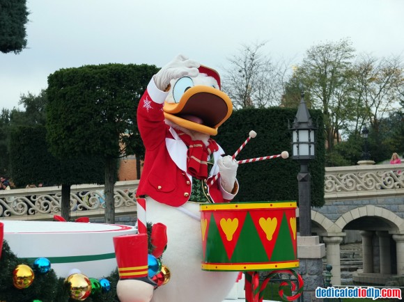 Donald in the Christmas Cavalcade in Disneyland Paris