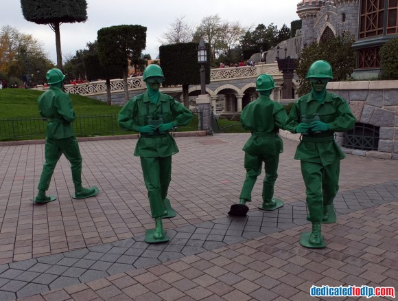 Toy Story Soldiers in the Christmas Cavalcade in Disneyland Paris