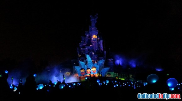 it's a small world in Disney Dreams! of Christmas in Disneyland Paris