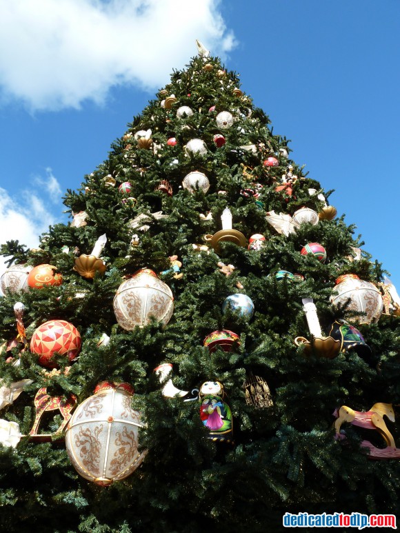 New Christmas Tree in Disneyland Paris For 2013