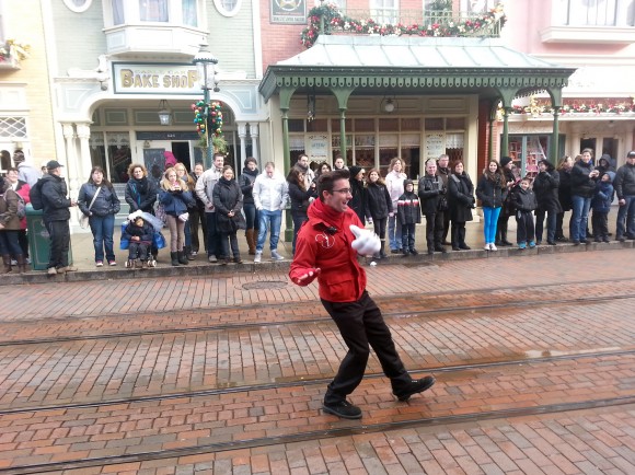 Amazing Cast Member in Disneyland Paris