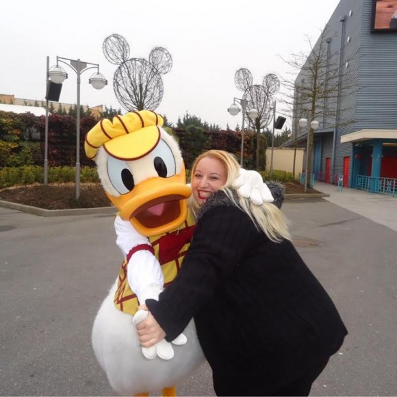 Nikki van Zoom with Donald Duck in Disneyland Paris