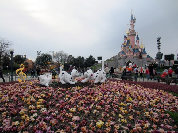 Disneyland Paris Photos: Swing into Spring