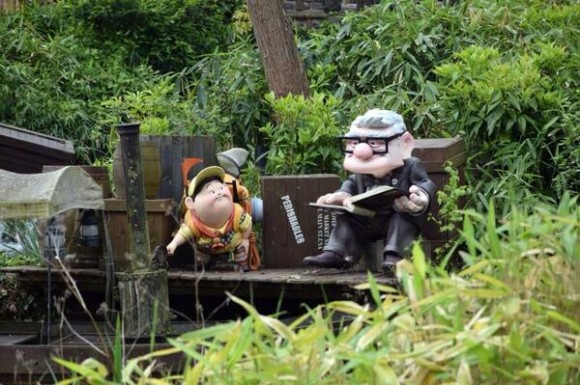 Disneyland Paris News: Carl and Russell From UP Invade Adventureland