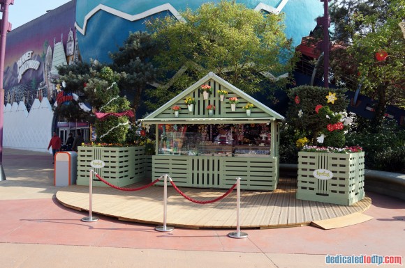 Disneyland Paris Photo Friday. Swing into Spring:  Disney Village