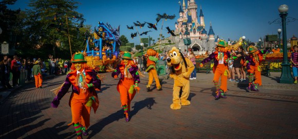 Disneyland Paris Halloween 2014 Photo Series: Mickey’s Halloween Celebration Parade