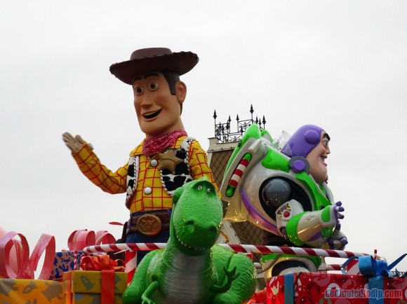 Disneyland Paris Christmas Parade 2014 Photos