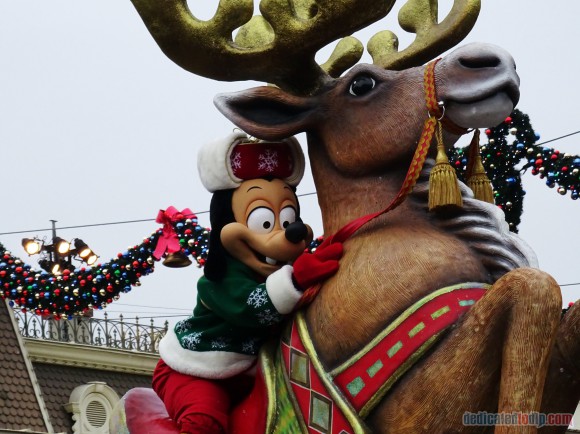 Disneyland Paris Christmas Parade 2014 Photos