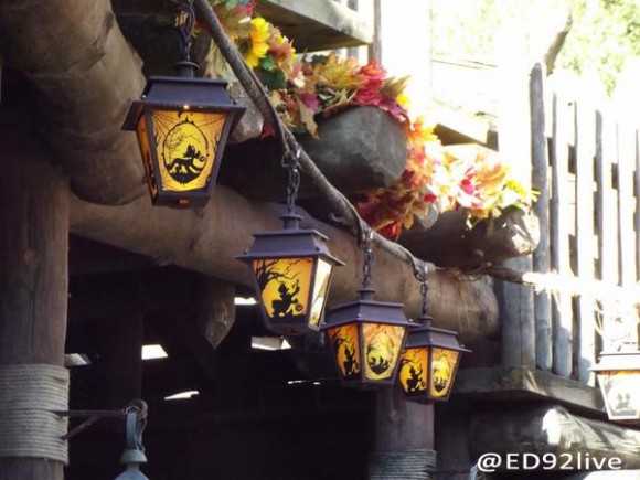 Halloween Lantern in Frontierland, Disneyland Paris