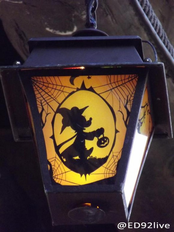 Halloween Lantern in Frontierland, Disneyland Paris