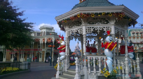 Disneyland Paris Diary: Halloween 2015 - Day 1 - Bandstand