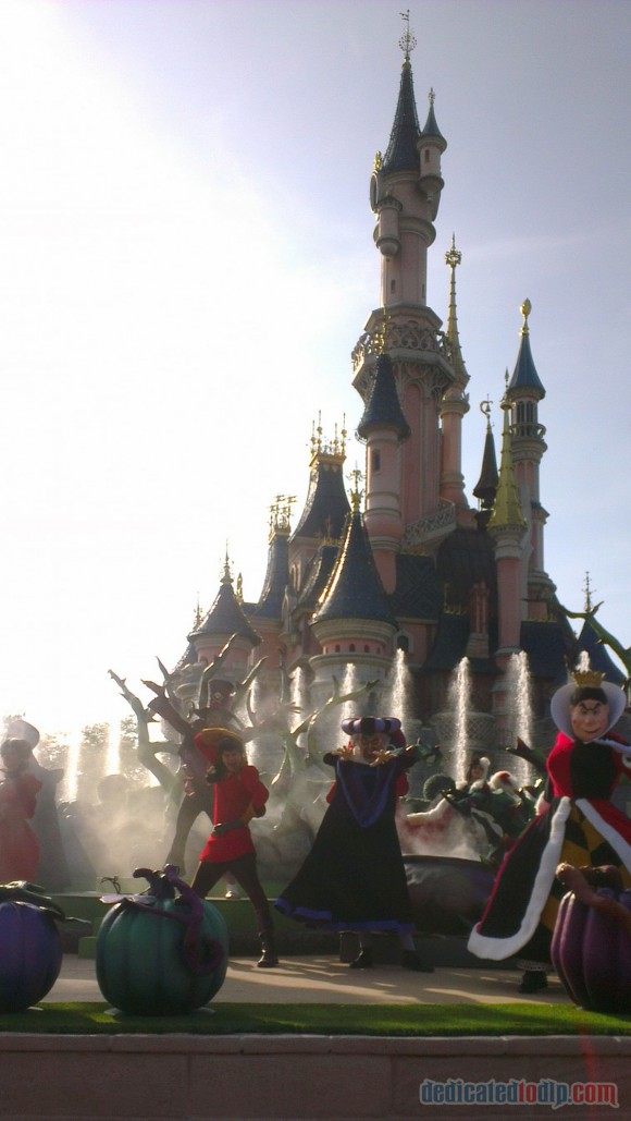 Disneyland Paris Diary: Halloween 2015 - Day 1 - It's Good To Be Bad