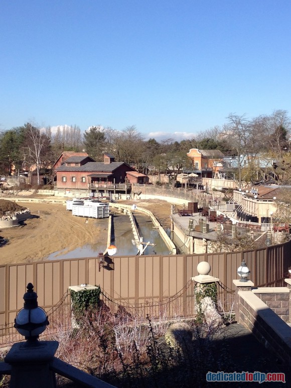 Big Thunder Mountain revealed - the drained Rivers of the Far West in Disneyland Paris