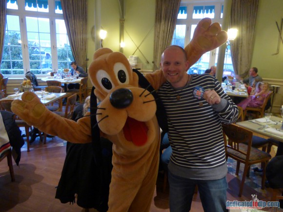 Disneyland Paris Restaurant Review: Inventions - Pluto