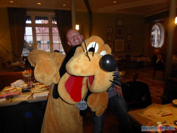 Disneyland Paris Restaurant Review: Inventions - Pluto